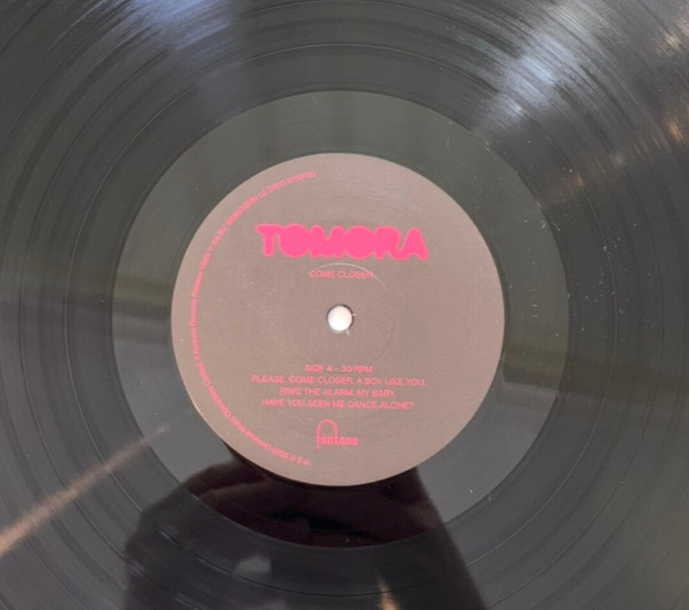 Tomora / Come Closer (LP)
