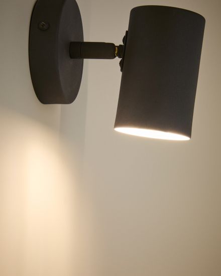 Настенный светильник Manie из металла с отделкой под черный чугун