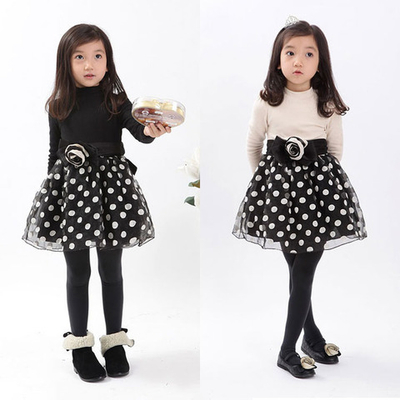 Платье детское с двухслойной юбкой в горох и текстильным цветком на талии