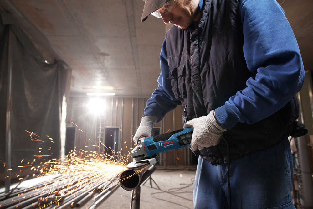 Угловая шлифмашина BOSCH GWS 19-150 CI 060179R002