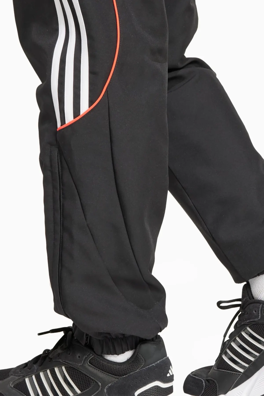 Штаны adidas Juventus FC 24/25 Urban Purist Track - черный