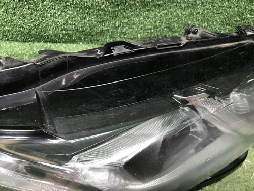 Битая Фара правая Toyota Camry xv70 (17-нв) LED