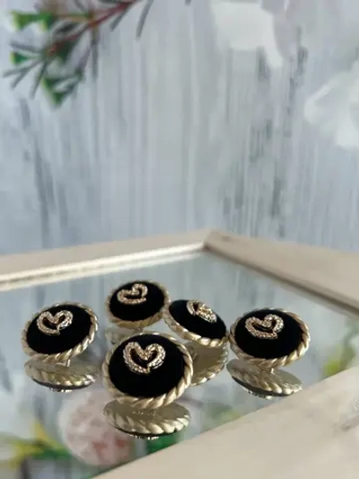 Декоративные металлические пуговицы на ножке