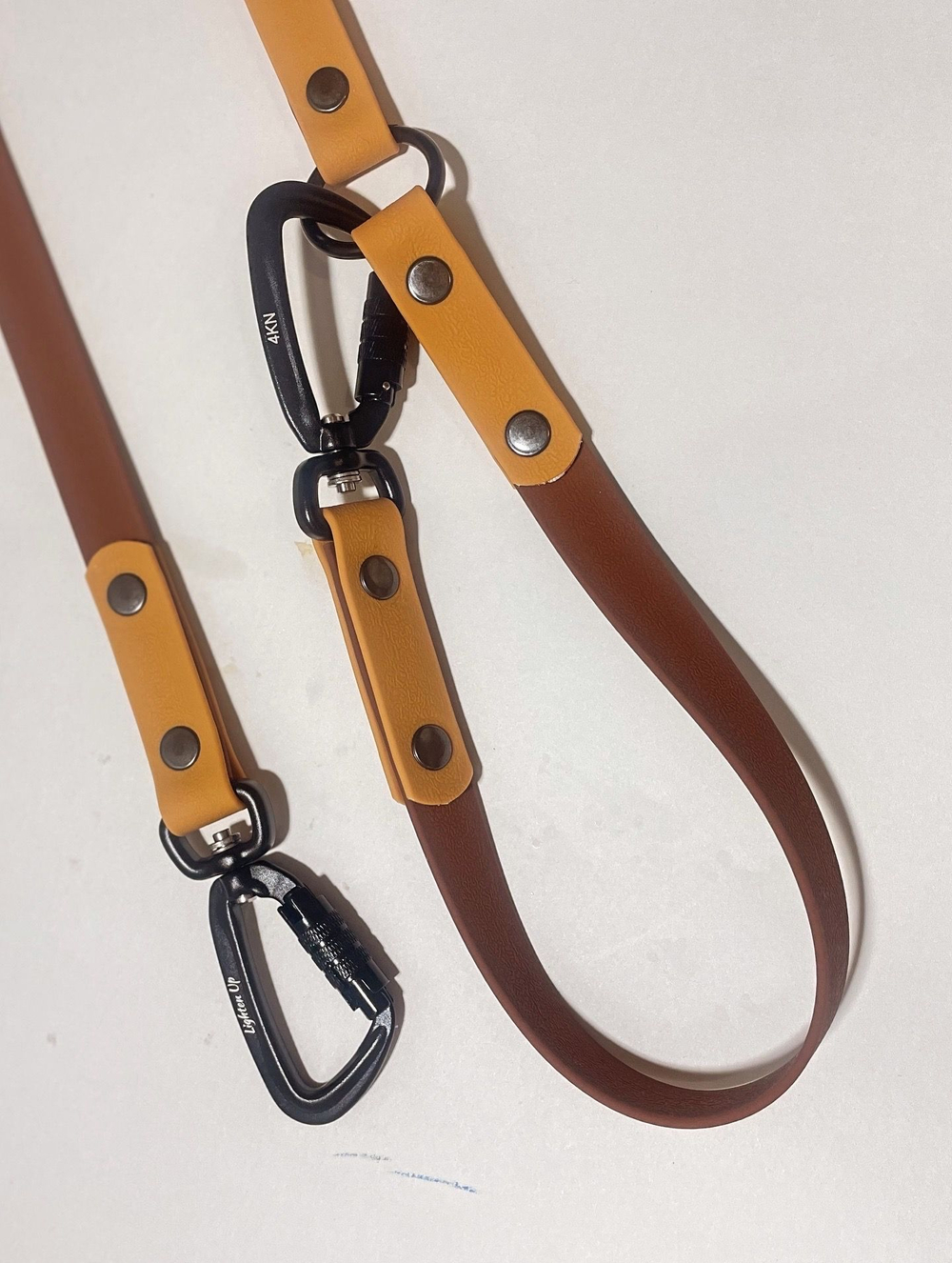 Пвоводок перестежка из биотана , 20 мм, 3 м. карабин авиационный алюминиевый с муфтой Коричневый и песочный