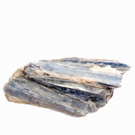 Кианит кристаллы по кальциту(Кейвы) асс.