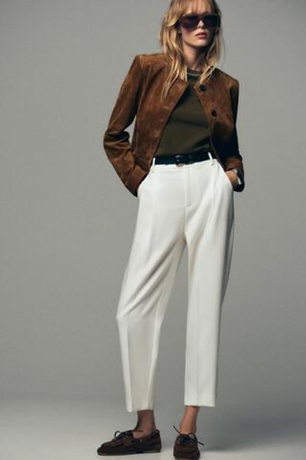 ZARA БРЮКИ С ЗАЩИПАМИ И РЕМНЕМ, ЖЕЛТОВАТО-БЕЛЫЙ