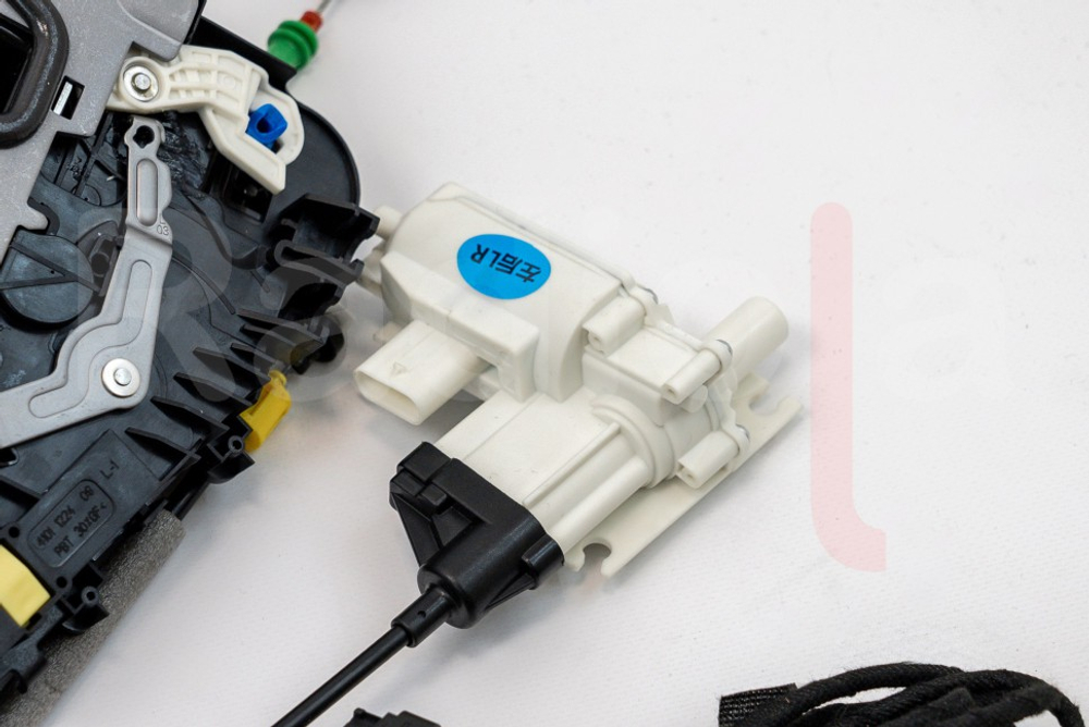 Автоматические доводчики на 4 двери для Mercedes-Benz Maybach/S-Класс (X222/W222/C217) 2014-2022 - Radiola RDL-SAB-Z06