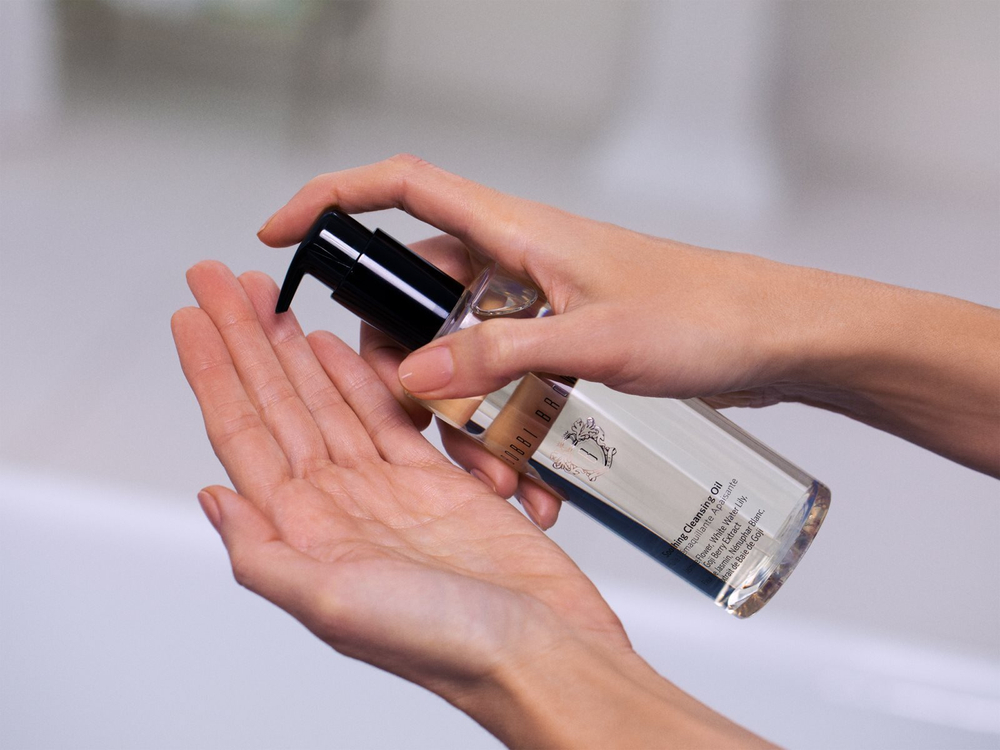Bobbi Brown Soothing Cleansing Oil - нежное очищающее масло /   200  ml  / GTIN 716170225401