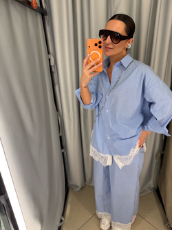 Костюм голубой с кружевом