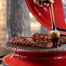 Угольный гриль Kamado Joe Kettle Joe, 57 см (красный), с ножками и столиками