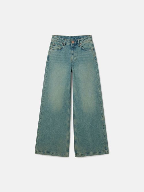 Джинсы широкие со смещенным боковым швом 