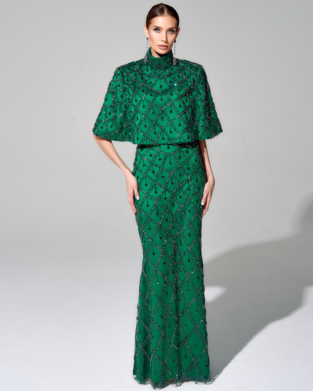 Укороченный кейп "Малахитовая шкатулка" с вышивкой ручной работы