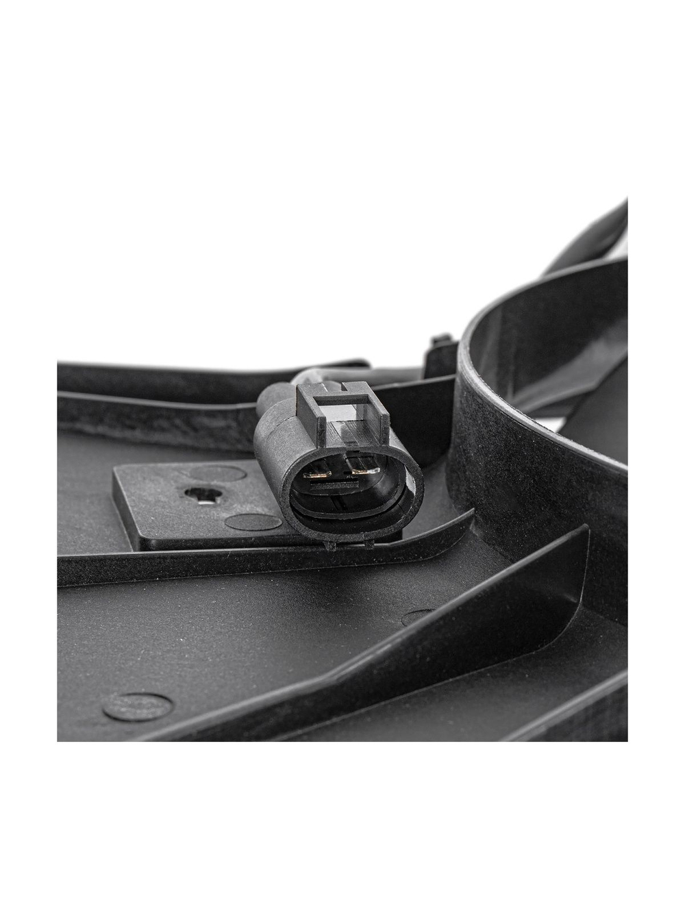 Вентилятор радиатора в сборе для DAEWOO Lanos (KLAT) 1.4/1.5/1.6 16V 1997-2005 GANZ GIC06496
