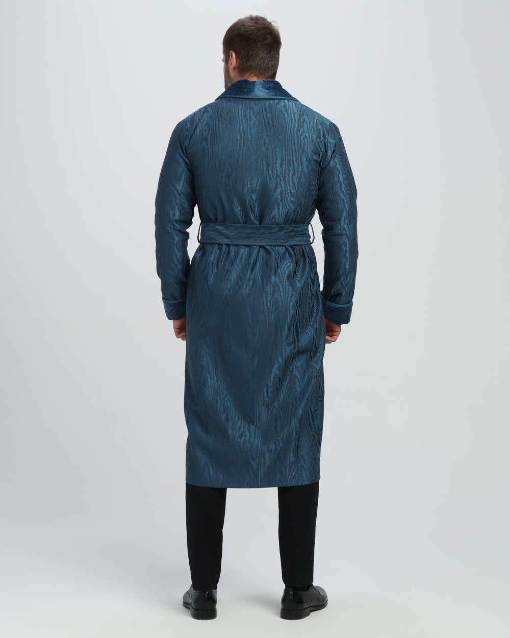 Халат из облегченного жаккарда со стеганными бортами