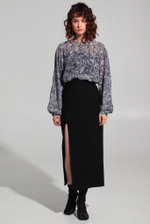 Блуза с разрезами