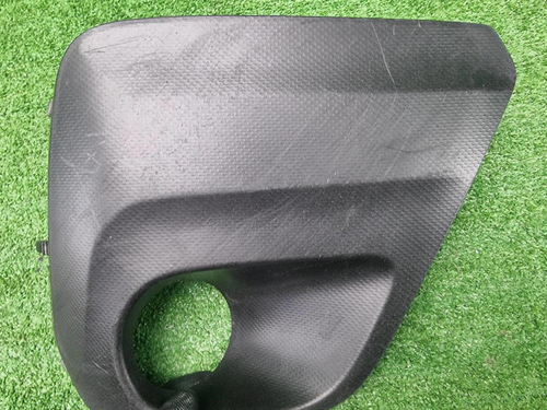 Накладка ПТФ правая Subaru Forester 5 SK (18-21)