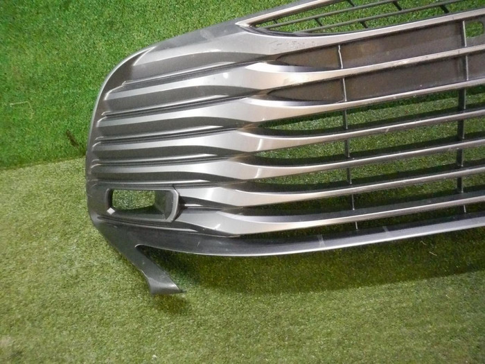 Решетка переднего бампера Toyota Camry xv70 (2017-2021)