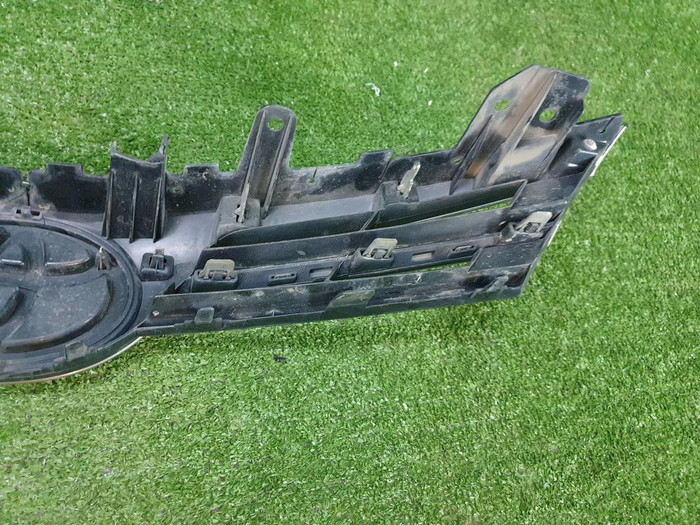 Решетка радиатора Toyota Corolla E160 (2015-2019)