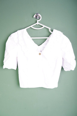 Блузка короткая для летнего образа, визуально на 40/42 размер