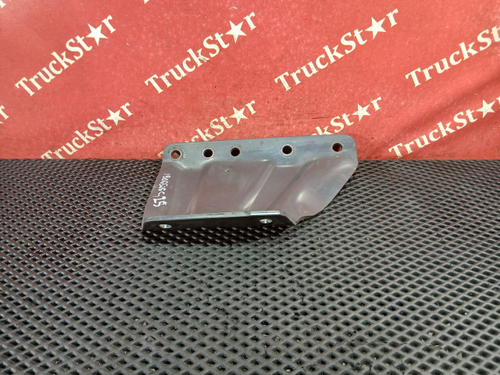 Кронштейн траверсы передний левый