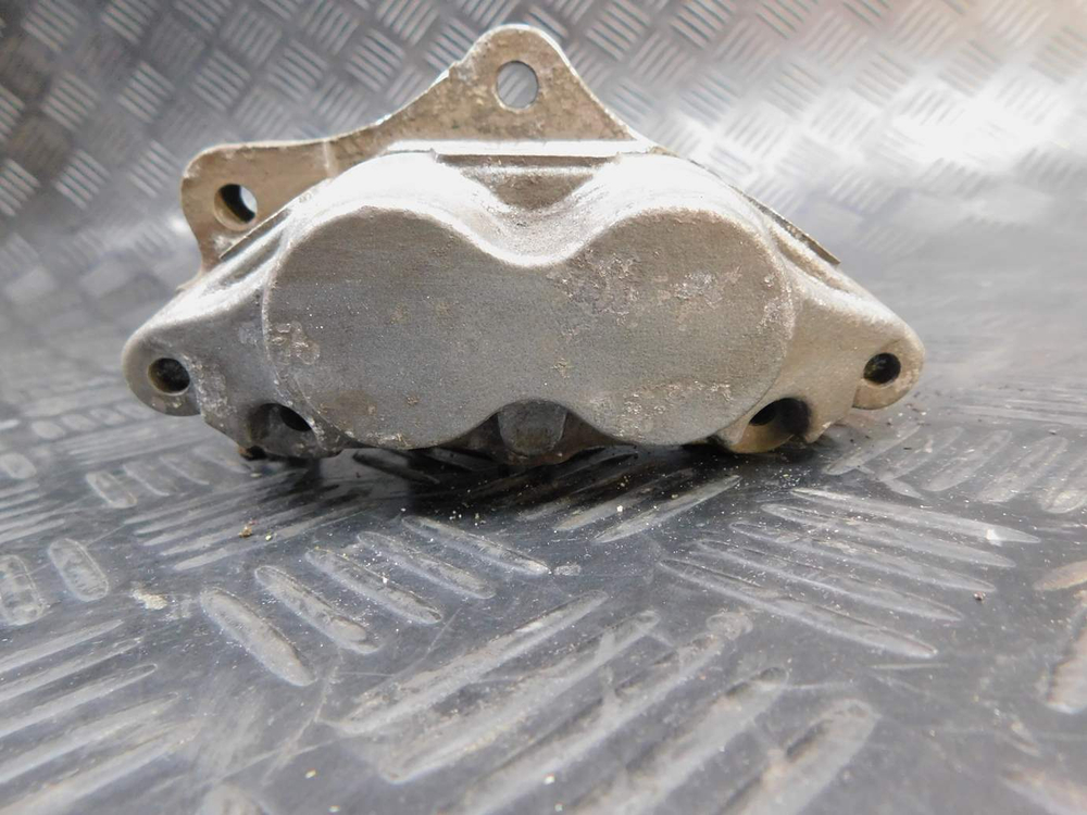 Суппорт передний левый Kawasaki ZZR 400 98 053089