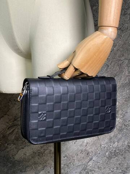 Борсетка Louis Vuitton