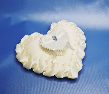 Подушечка для колец со шкатулкой "Сердце"