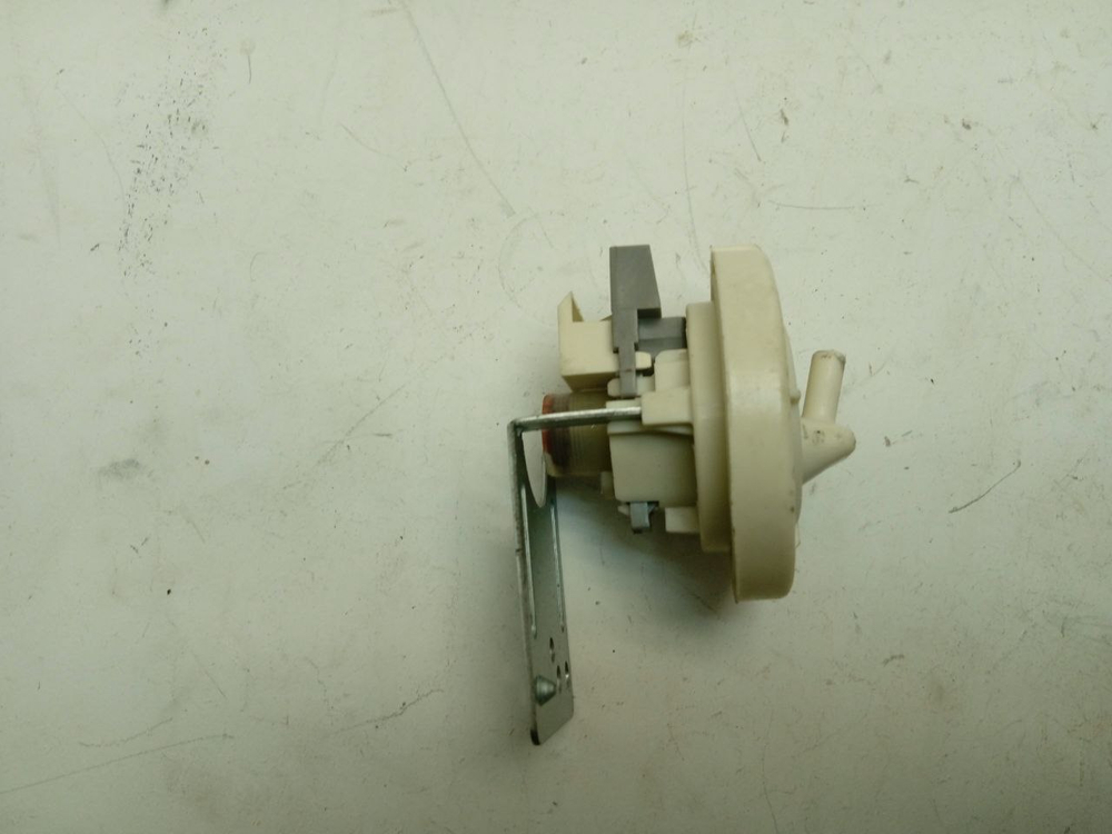 M1092QD1 кт10 Датчик уровня (прессостат) для стиральной машины LG SPS-L06A б/у