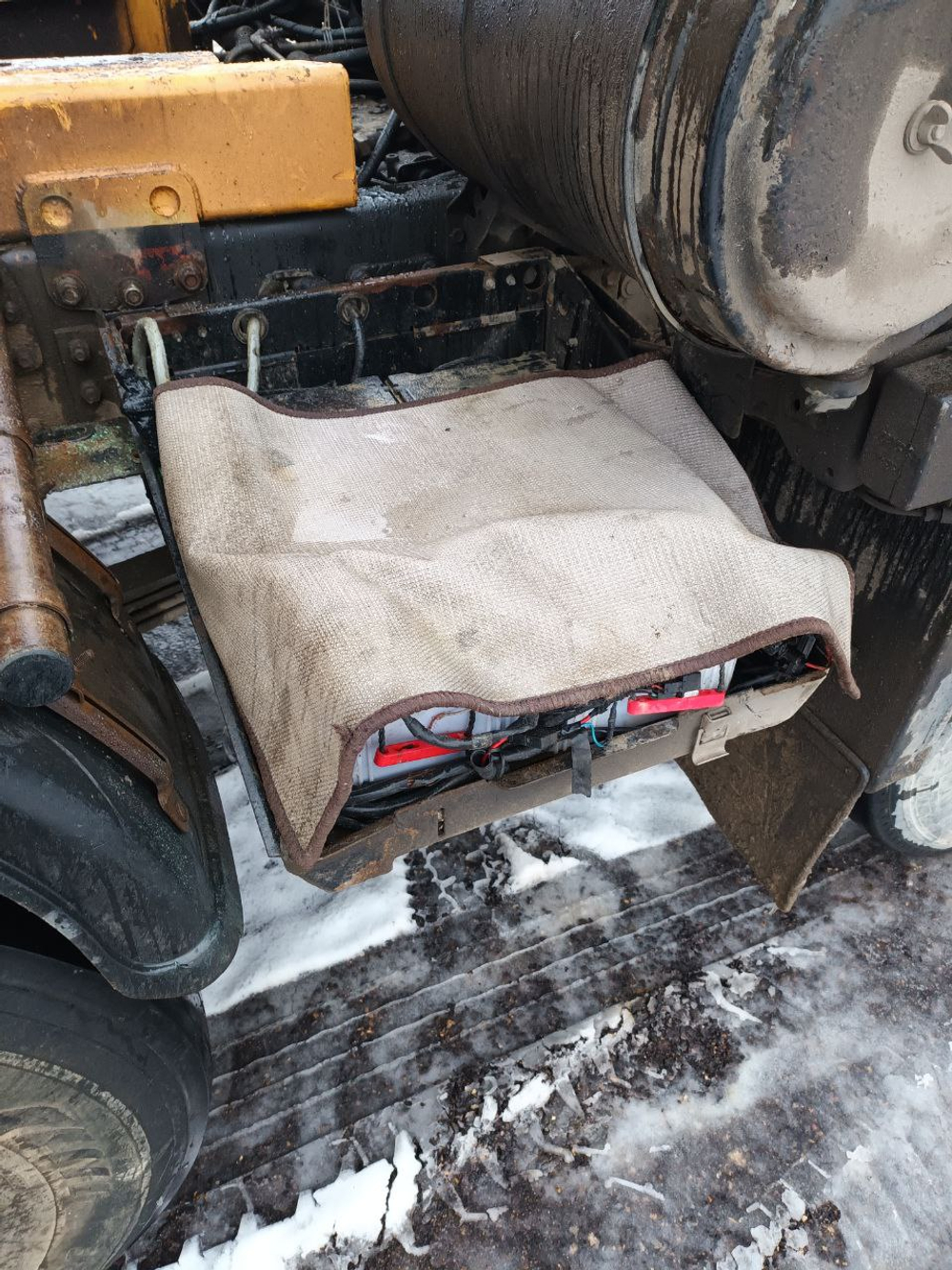 TIGARBO 6936* на шасси МАЗ 6516 8x4 Автобетоносмеситель 69367P (Дизельный, 11,6 л, 423 л.с., МТ)