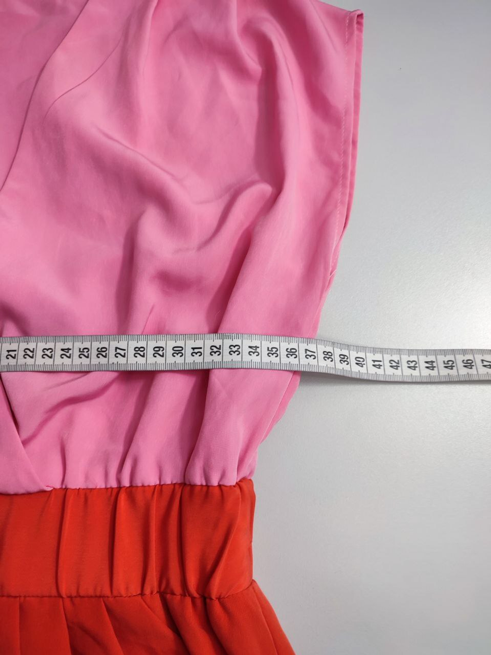 Платье H&M красивое 42 размер