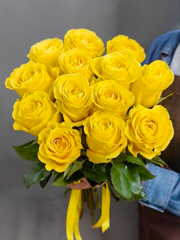 Букет из 13 желтых роз под ленту (Эквадор 60 см)