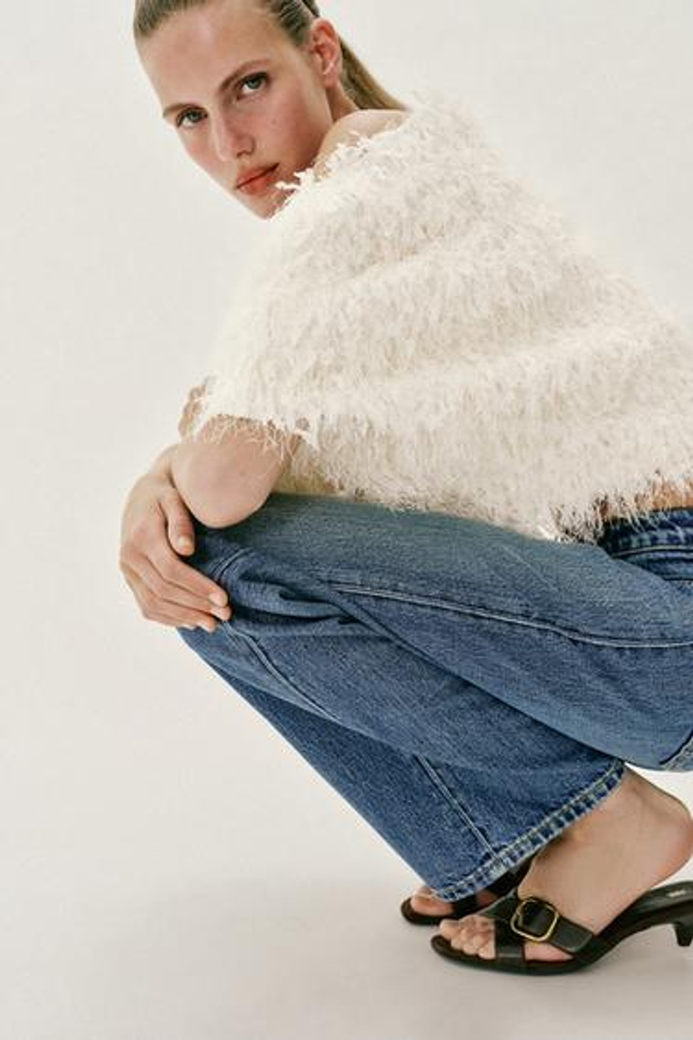 ZARA ТРИКОТАЖНЫЙ ТОП С БАХРОМОЙ, ЭКРЮ