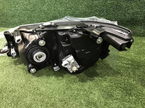 Фара правая Toyota Camry xv50 (2017-2018) LED