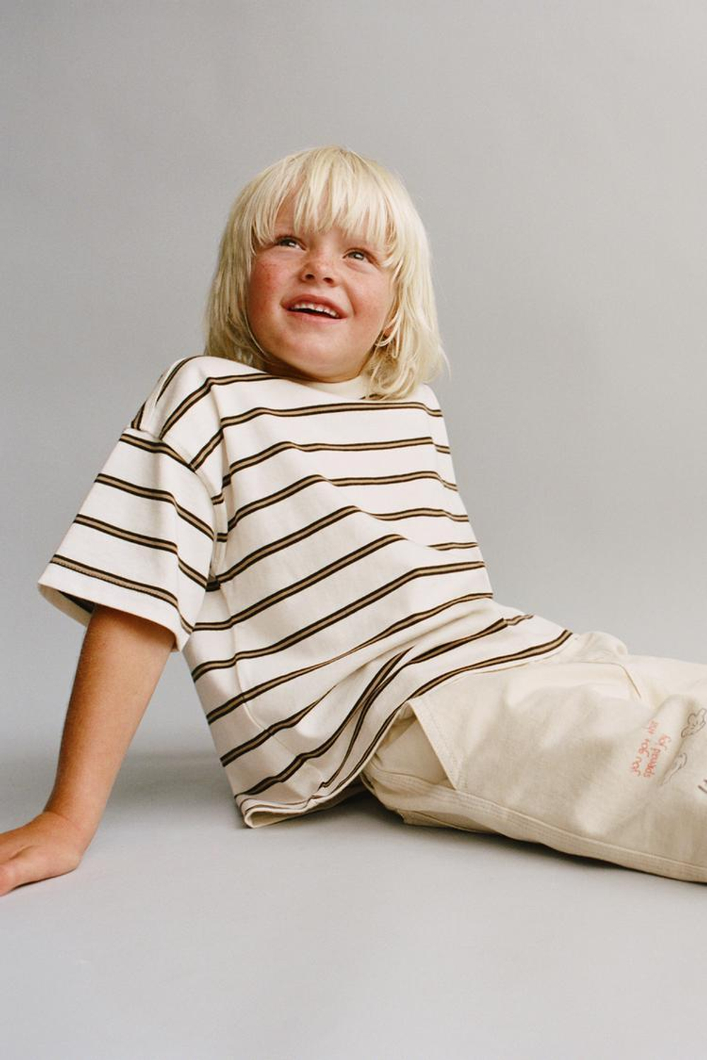 ZARA БРЮКИ BAGGY ИЗ ТВИЛА С НАШИВКАМИ MICKEY MOUSE © DISNEY, ЭКРЮ