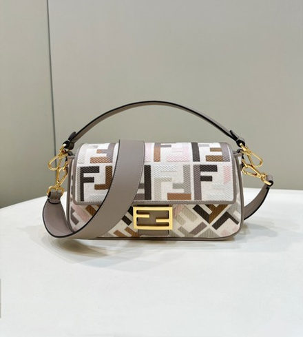 Fendi Baguette 27 cm