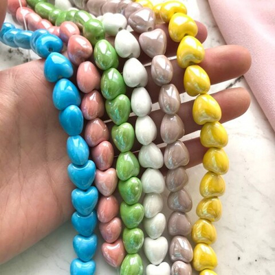 7411-бел Керамическая бусина "Сердце" 12*15 мм, белая