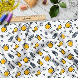 Ткань оксфорд 600 злаки и пивные бокалы на белом фоне