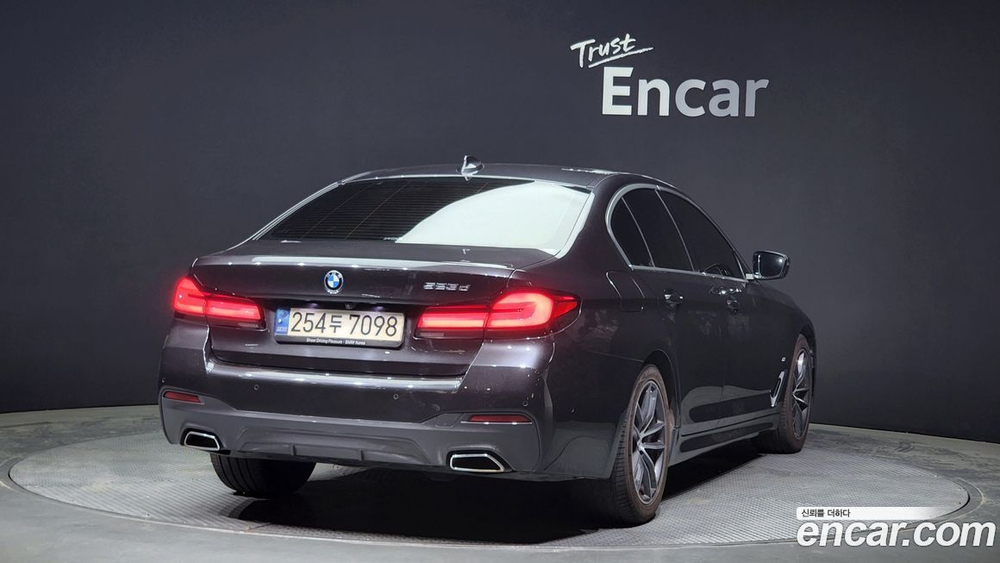 BMW 5 Series (G30) 523d M Sports (04.2021)