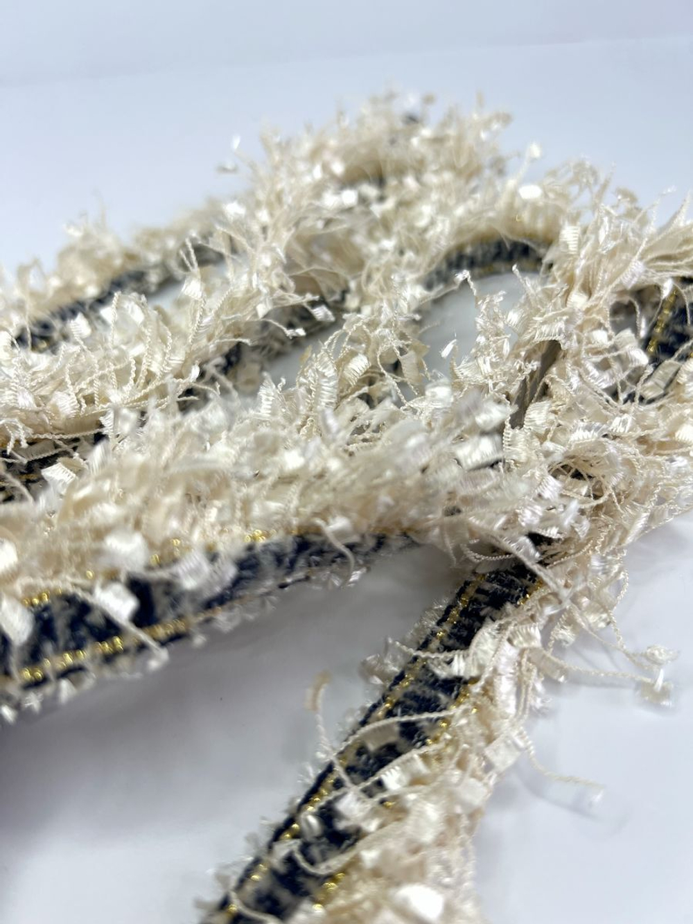 Тесьма с бахромой твидовая букле травка 35мм (1,5м в уп)