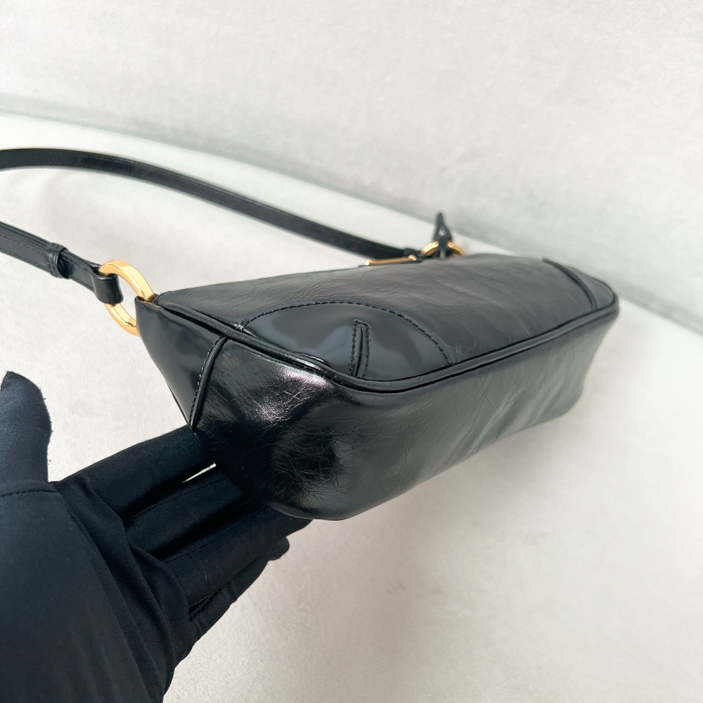 Prada Re-Edition 2002 Bag 23 cm
