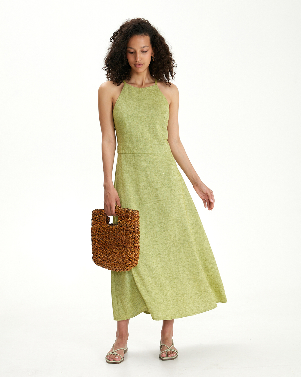 Платье с вырезом холтер изо льна