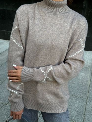 Свитер с узором на рукавах в цвете капучино