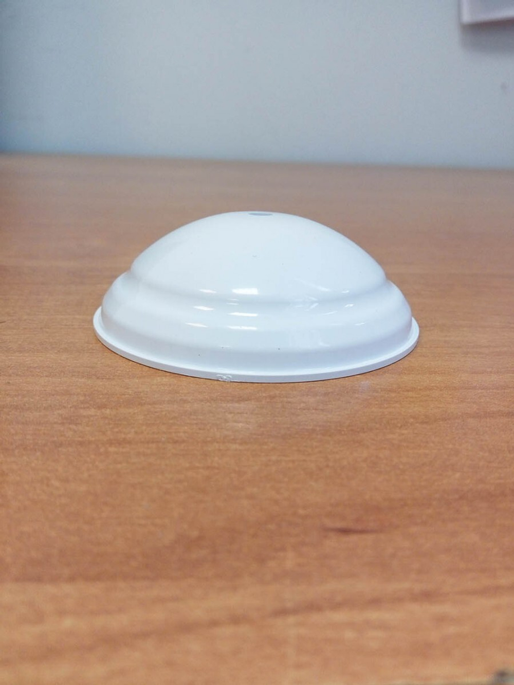 Подставка настольная под вымпел (белая)