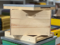 Улей 10 рамочный канадский (наклонное дно)