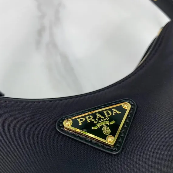 Сумка на плечо Prada Arqué с логотипом
