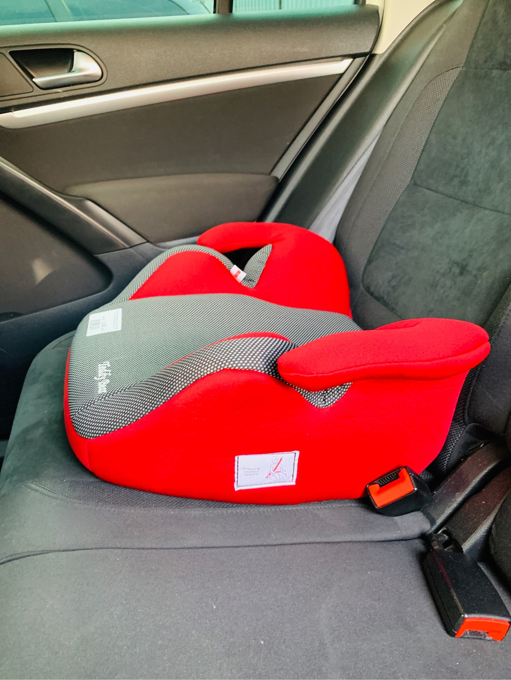 Автокресло (бустер) LB 311 (Teddy Bear) ПК (39. DEEP RED+BLACK DOT)