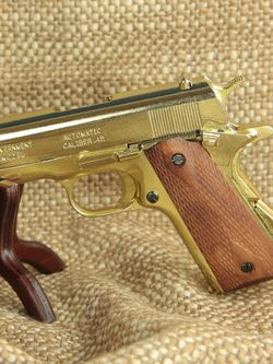 Denix Пистолет авт. "Кольт-45" наградной, в подарочном футляре