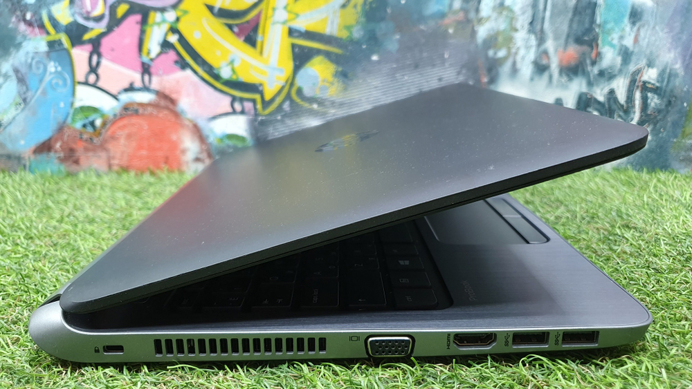 Ноутбук HP i3/4Gb