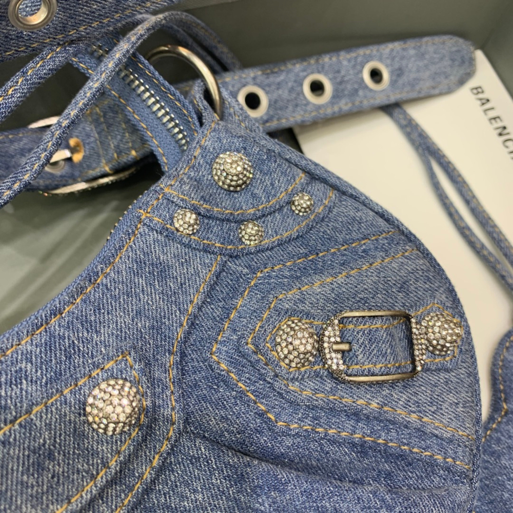 Balenciaga Le Cagole 26 cm