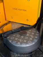Сумка-мессенджер Louis Vuitton